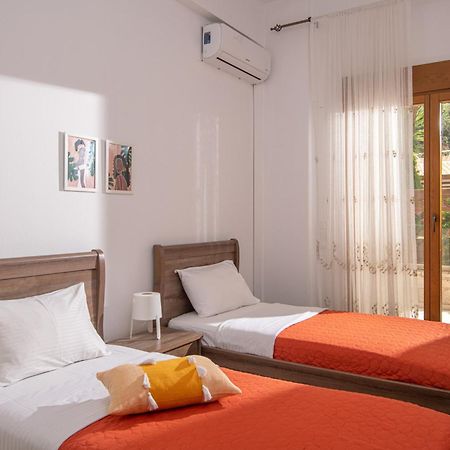 Beachfront Green Apt-Ligaria Beach Buitenkant foto